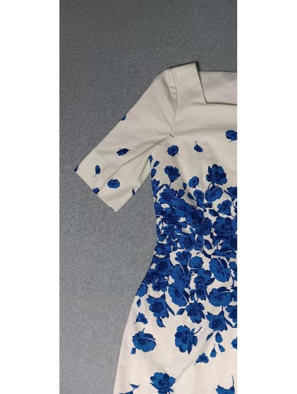 Tahari Arthur S Levine Body Con Dress Womens Size 6 White And Blue Flowers... - Picture 10 of 14